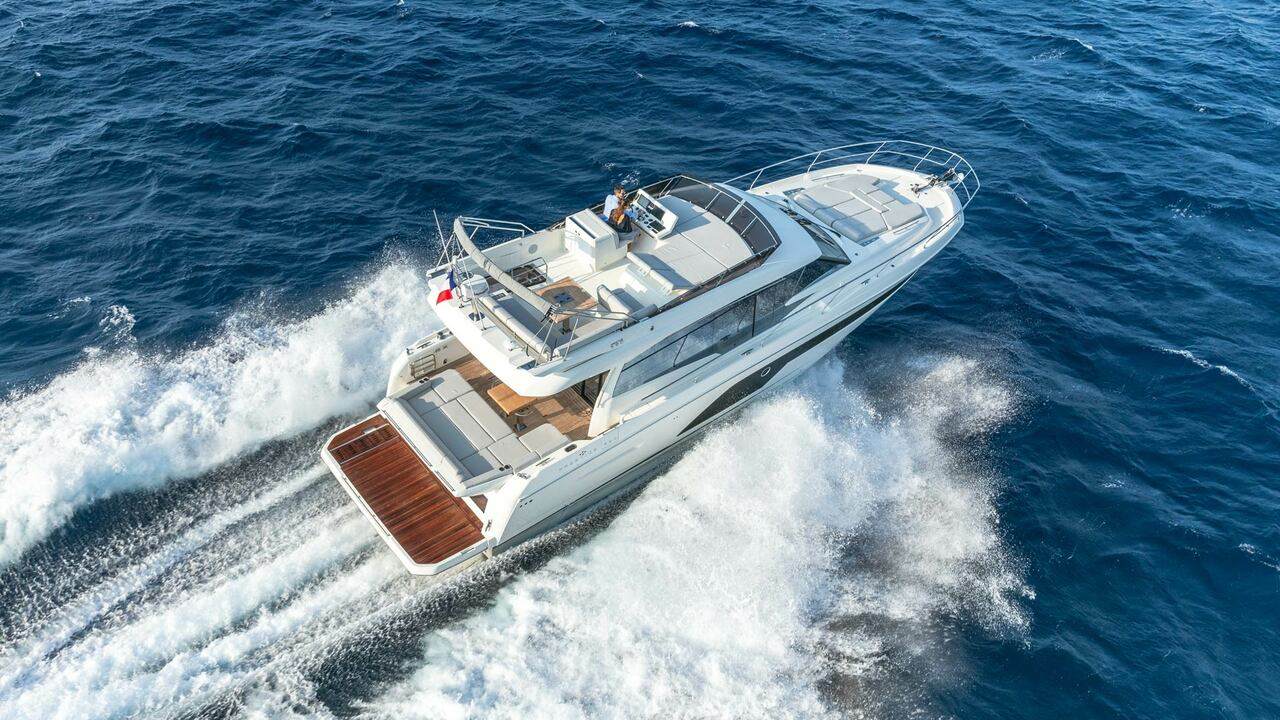 Prestige 590 Flybridge - 3 + 1 cab. — photo 3