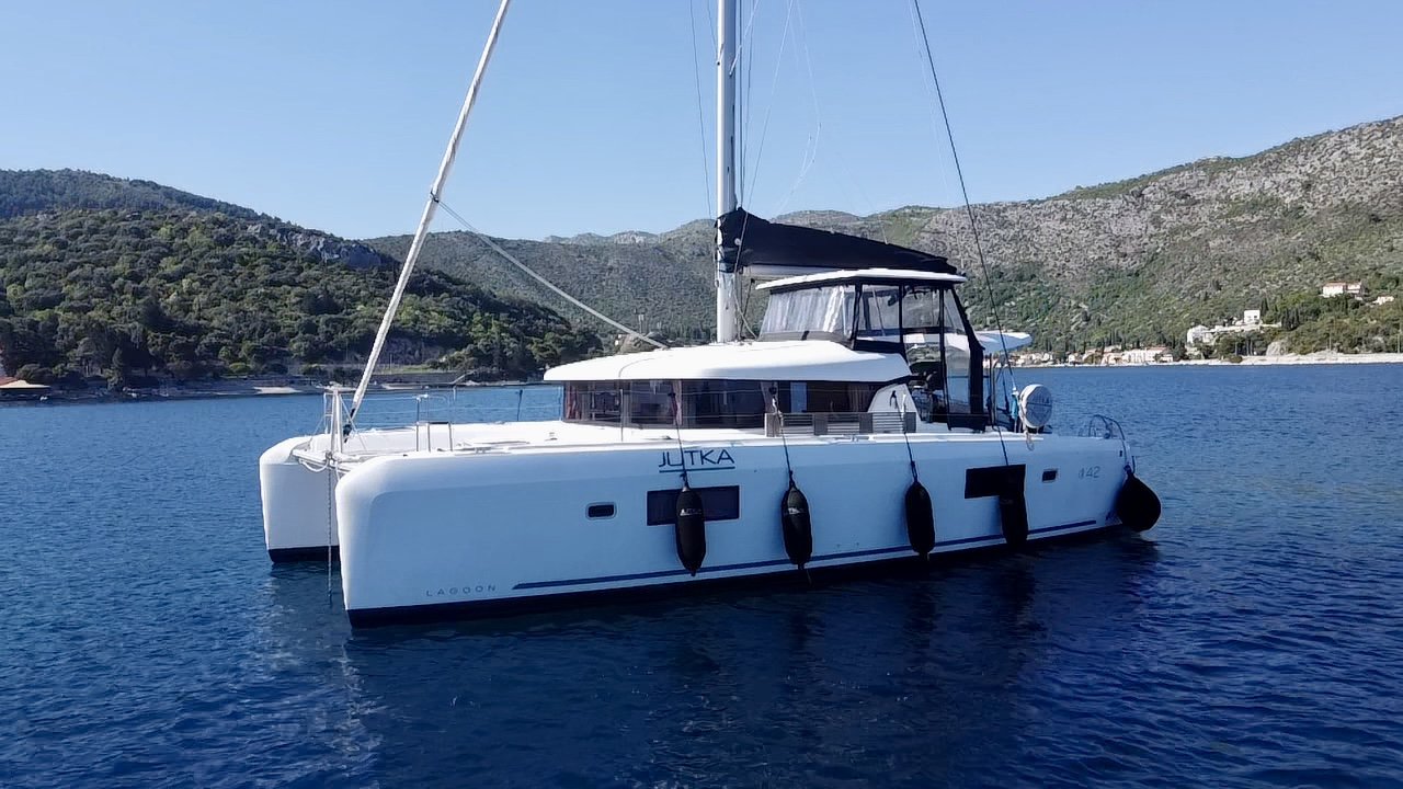Lagoon 42 OW — photo 5