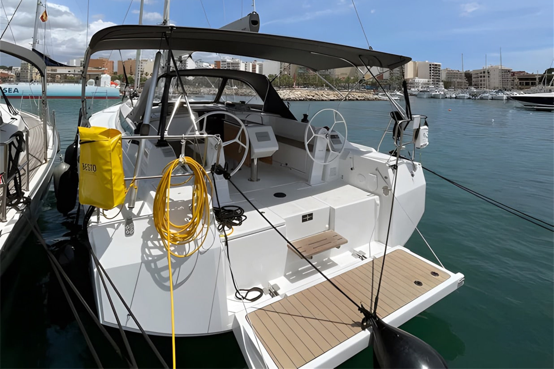Bavaria C42 — photo 7