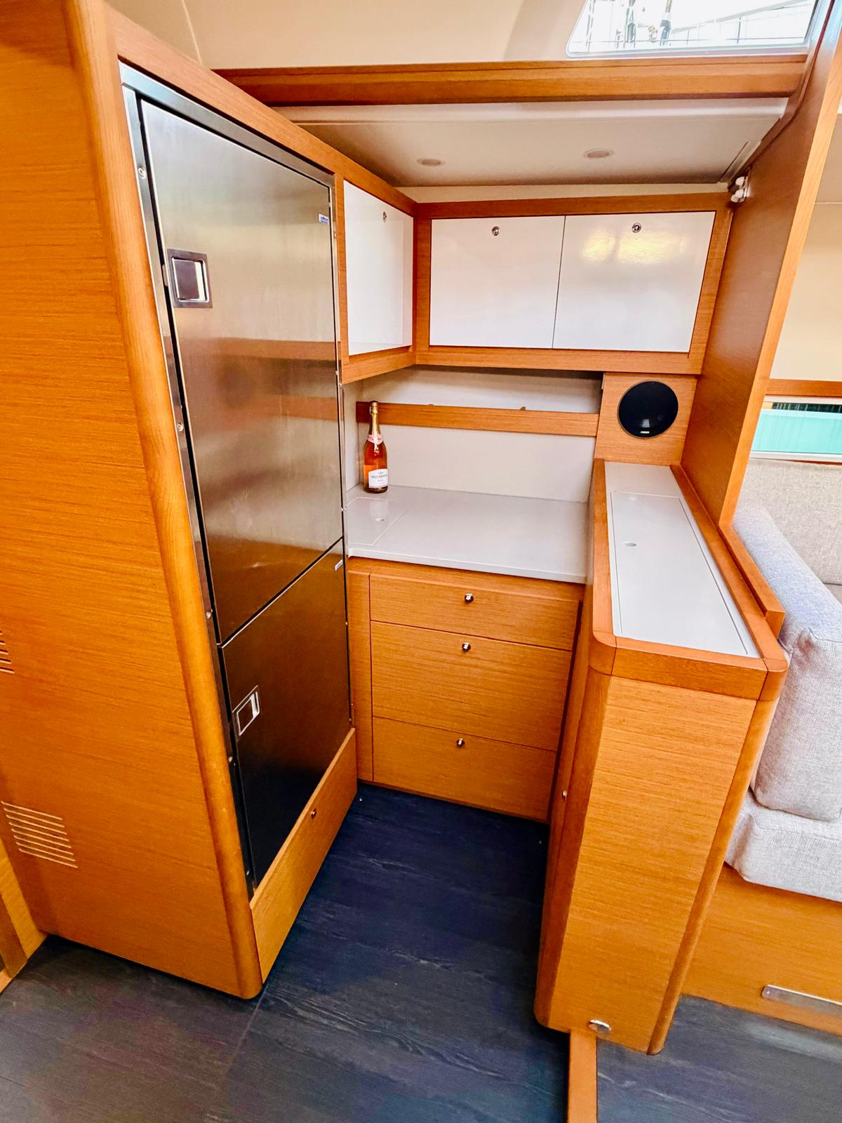 Dufour 530 - 5 + 1 cab. — photo 9