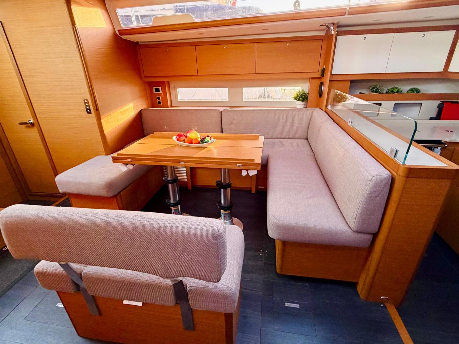 Dufour 530 - 5 + 1 cab. — photo 15