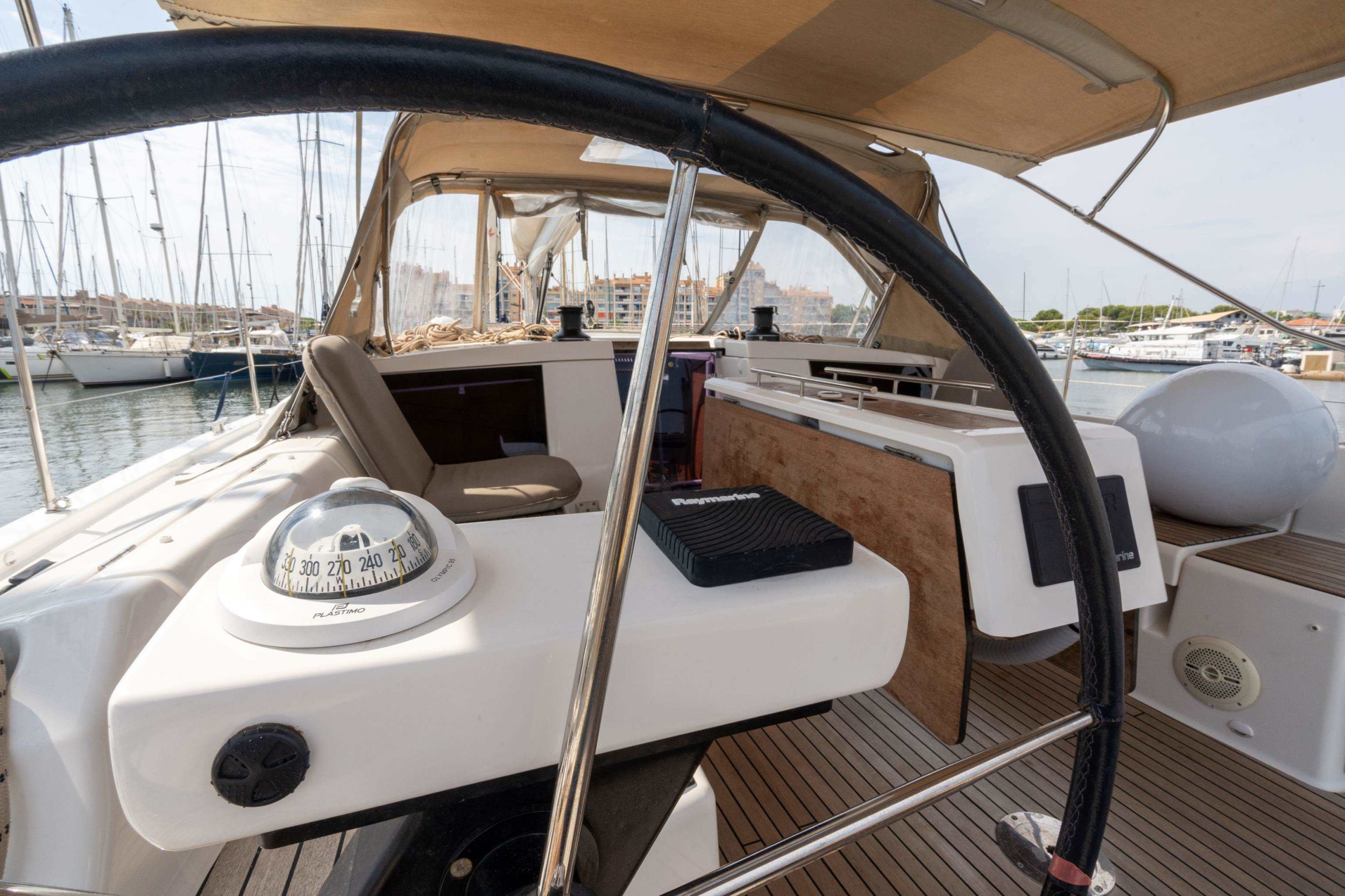 Dufour 430 — photo 13