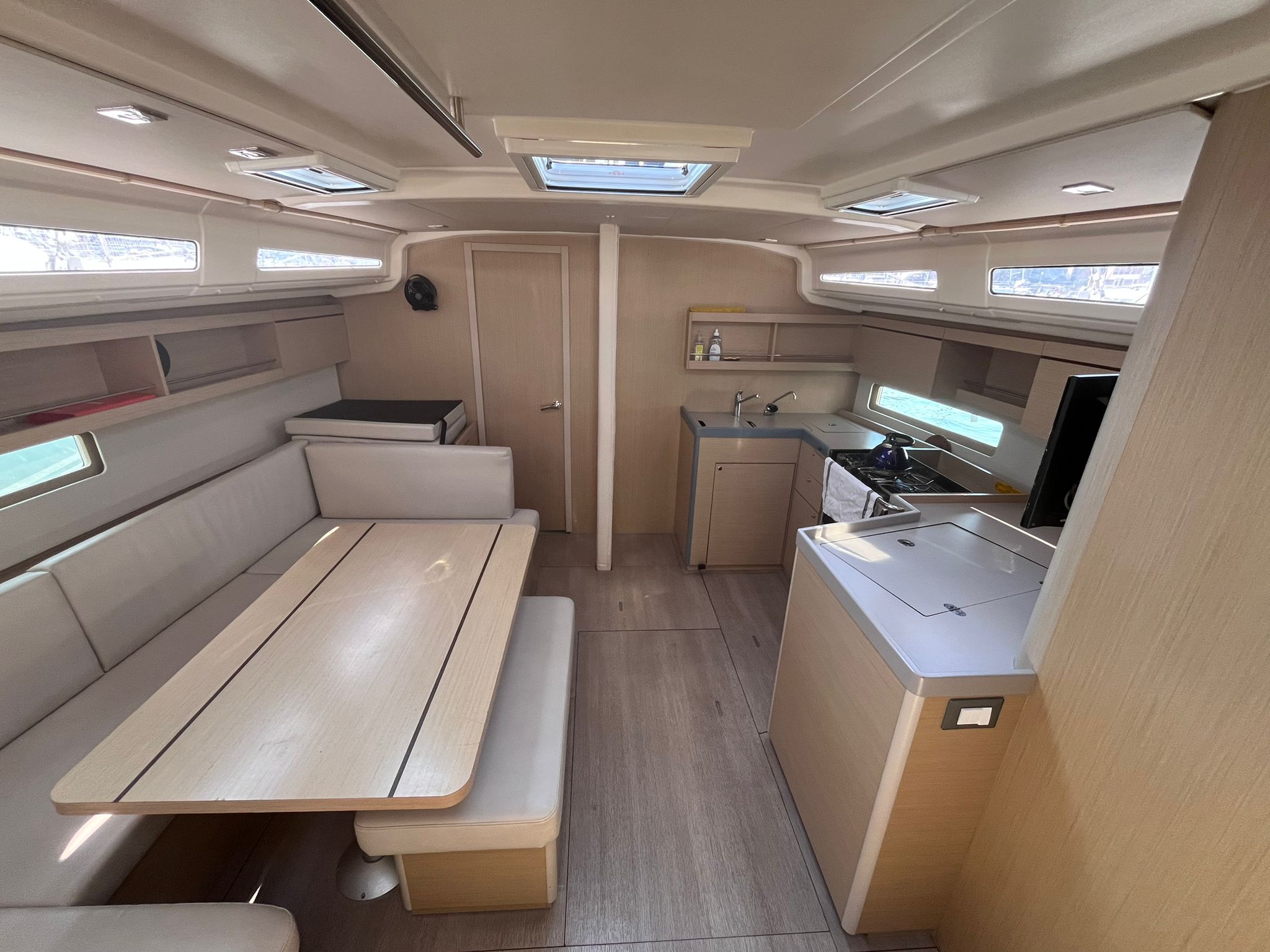 Oceanis 40.1 — photo 10