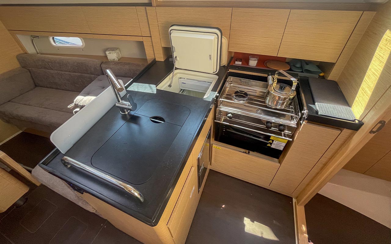 Hanse 348- 3 cab. — photo 10