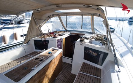 Dufour 390 GL — photo 10