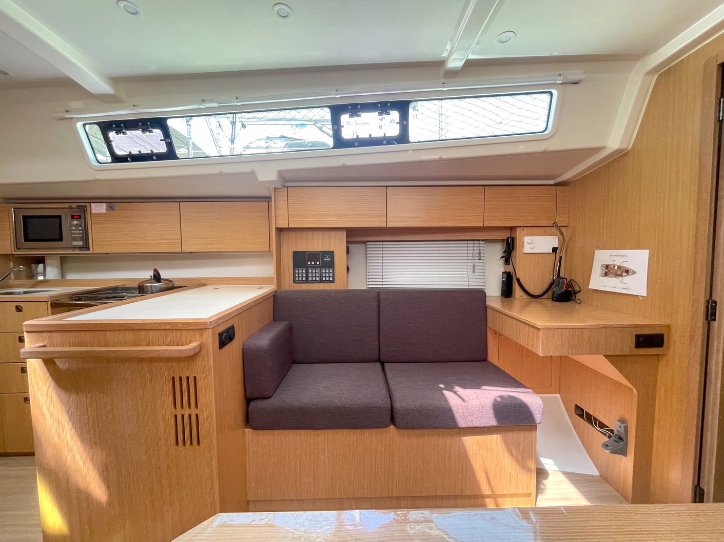 Bavaria C38 — photo 12