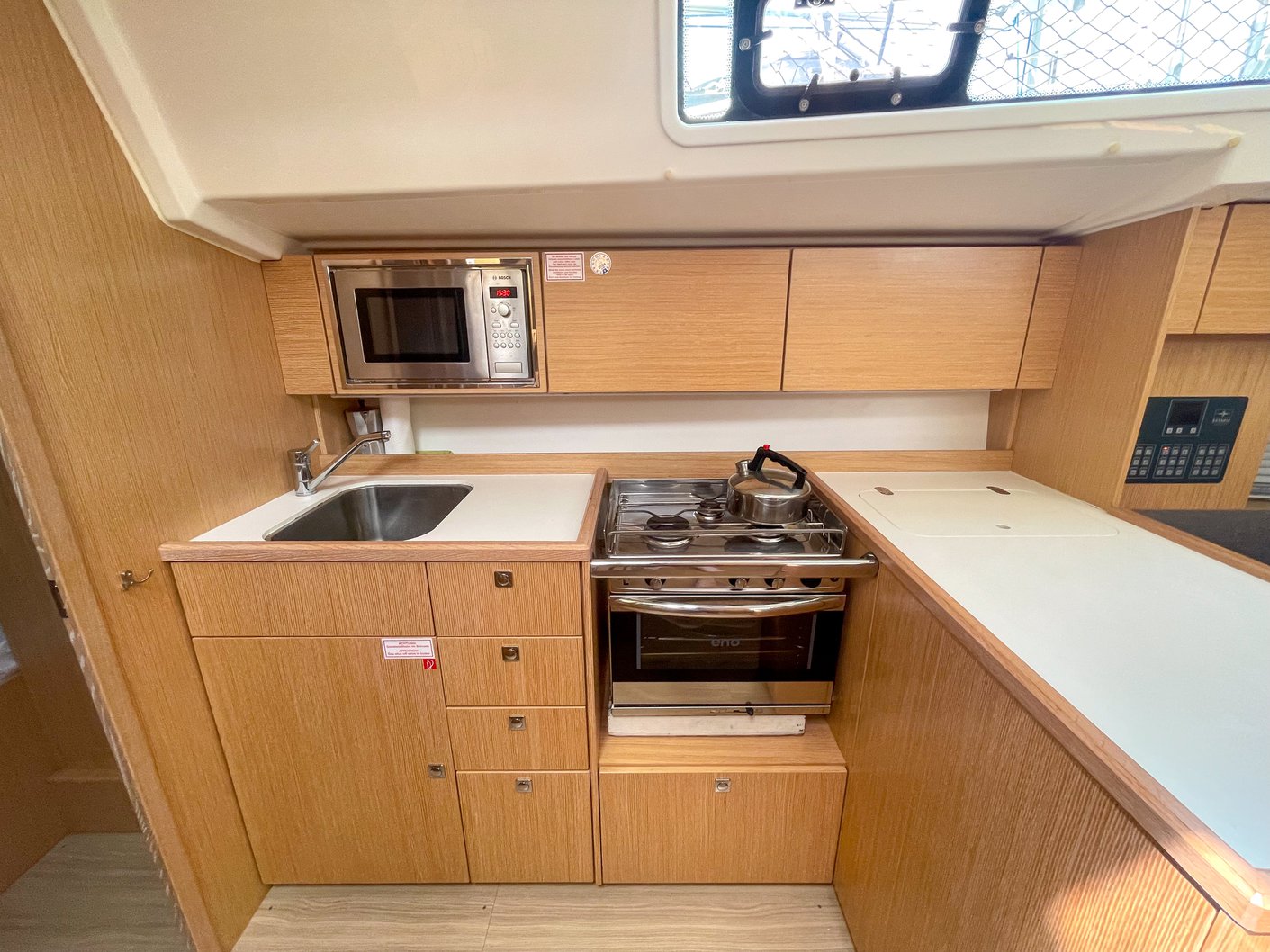 Bavaria C38 — photo 15