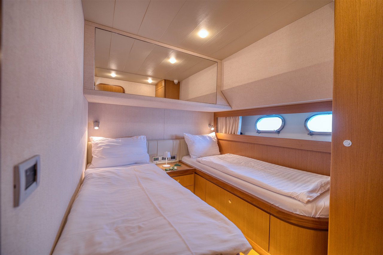 Ferretti Yachts 681 — photo 33