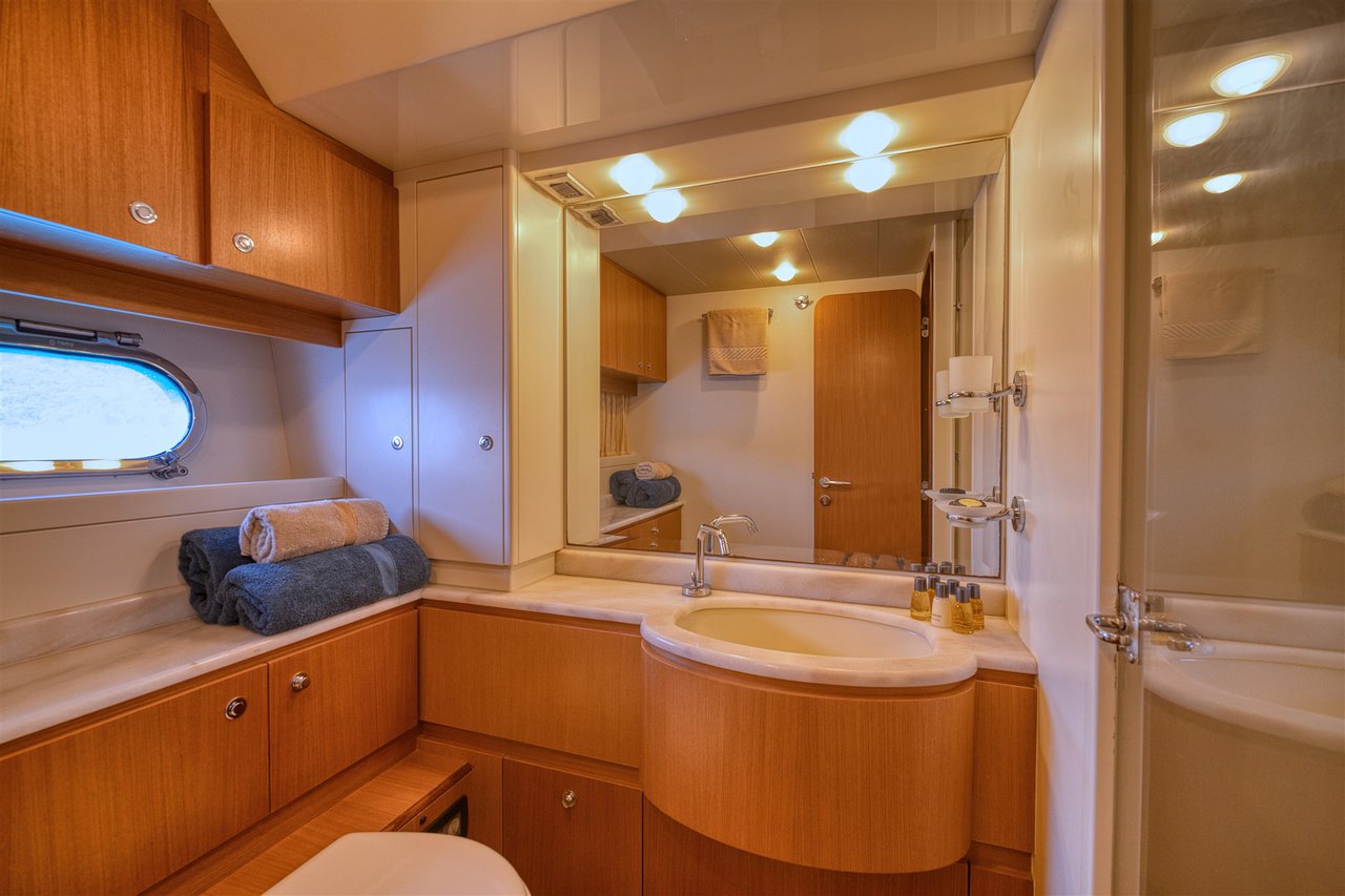 Ferretti Yachts 681 — photo 37