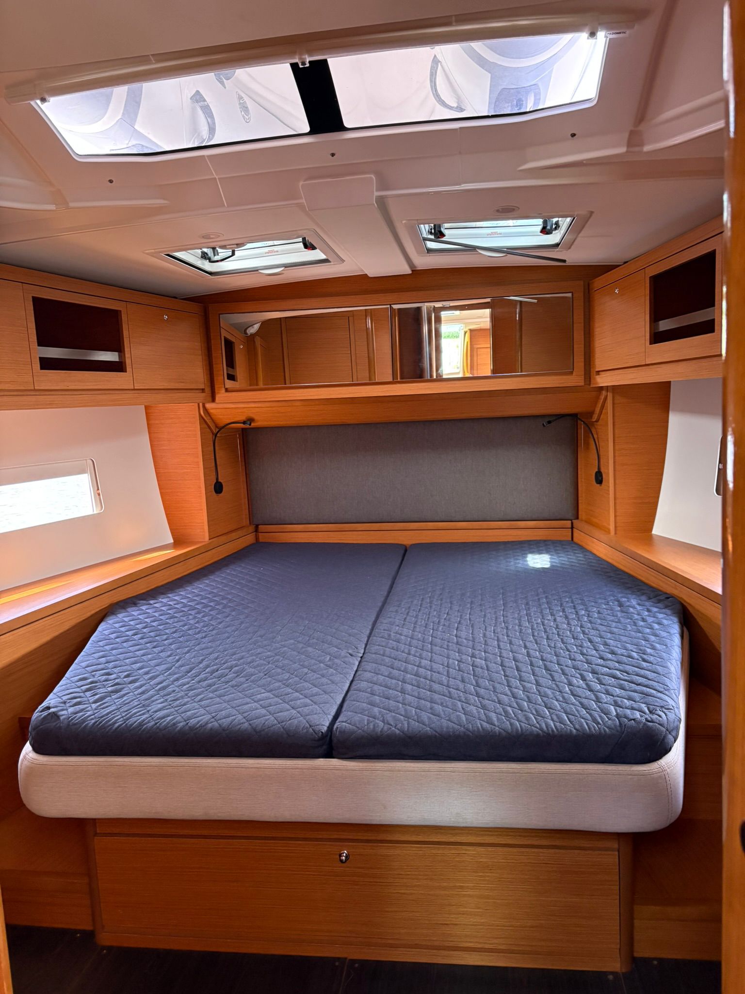 Dufour 470 - 4 + 1 cab. — photo 5