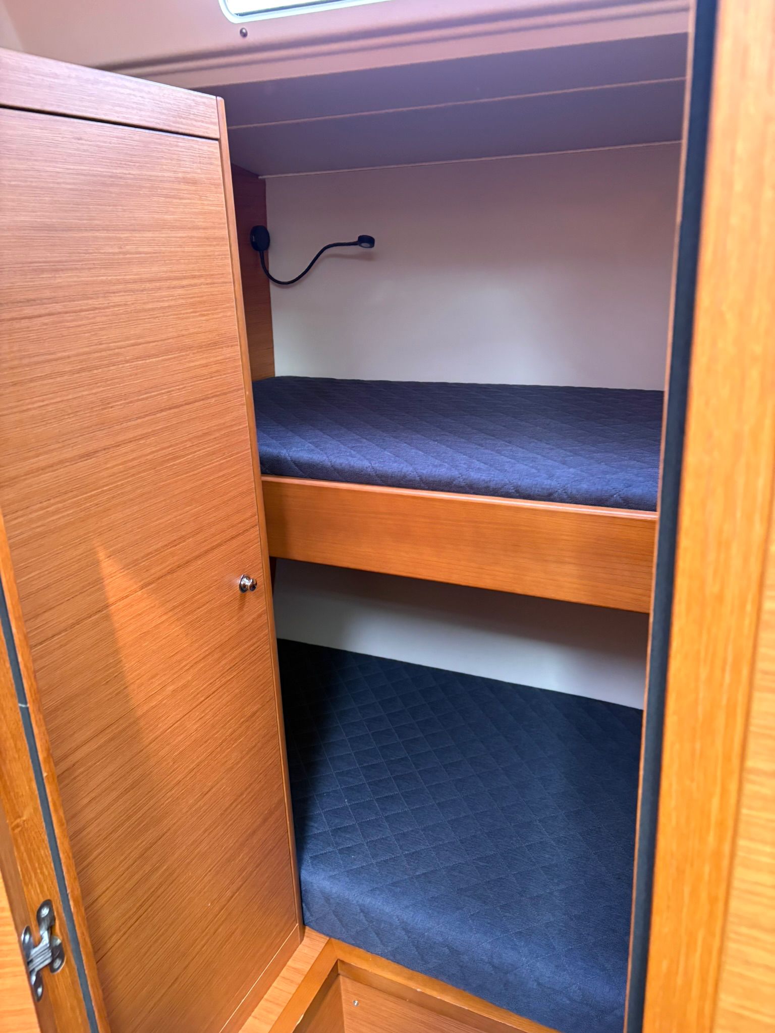 Dufour 470 - 4 + 1 cab. — photo 8