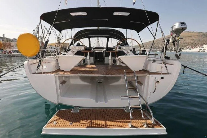 Hanse 575 - 5 + 1 cab. — photo 3