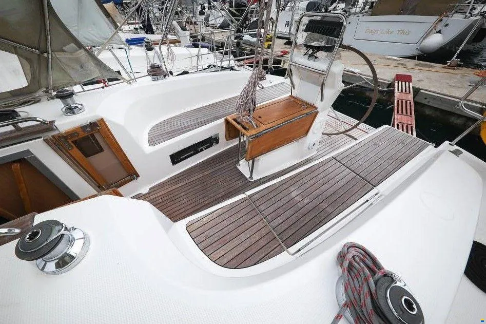 Bavaria Cruiser 32 — photo 11