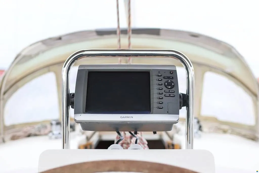 Bavaria Cruiser 32 — photo 13