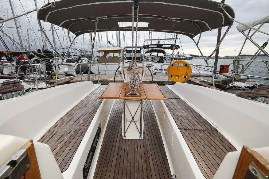 Bavaria Cruiser 32 — photo 14