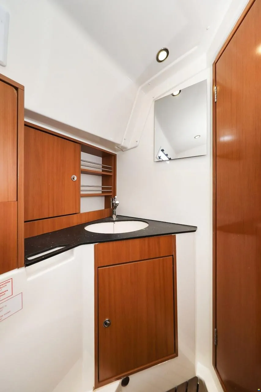 Bavaria Cruiser 32 — photo 32