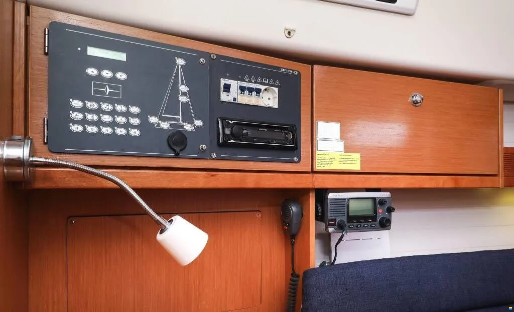 Bavaria Cruiser 32 — photo 36