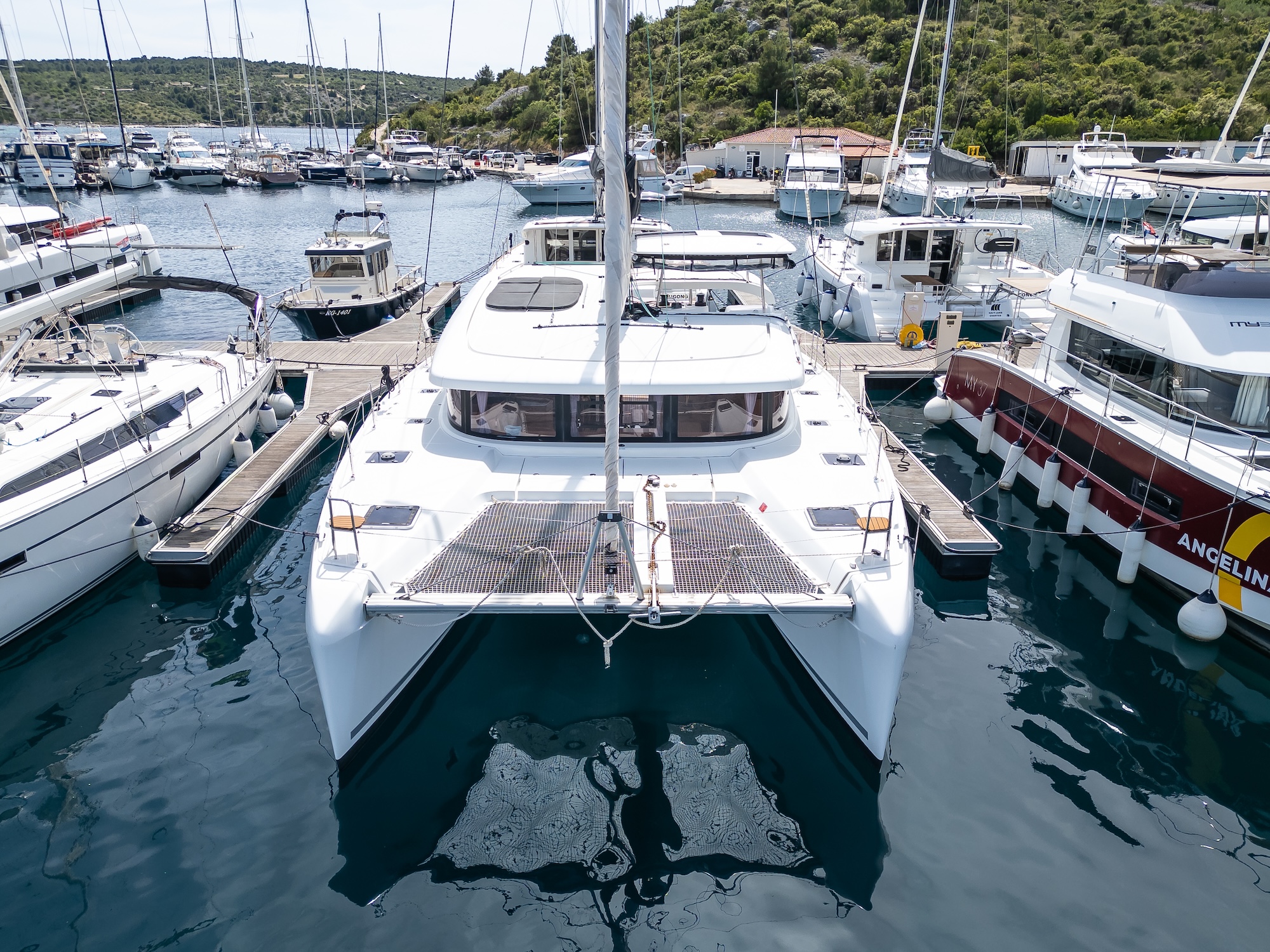 Lagoon 42 - 4 + 2 cab. — photo 3