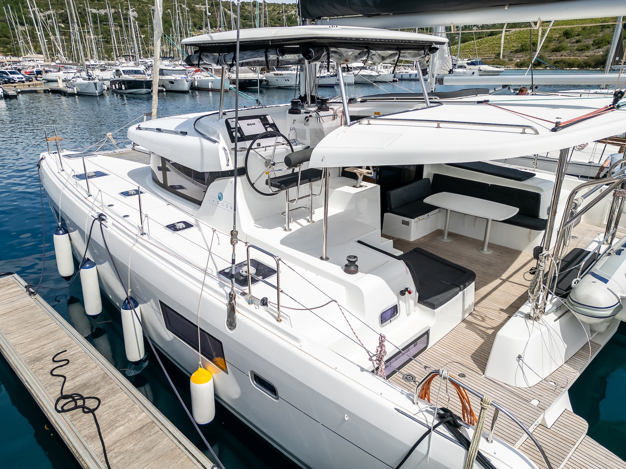 Lagoon 42 - 4 + 2 cab. — photo 6