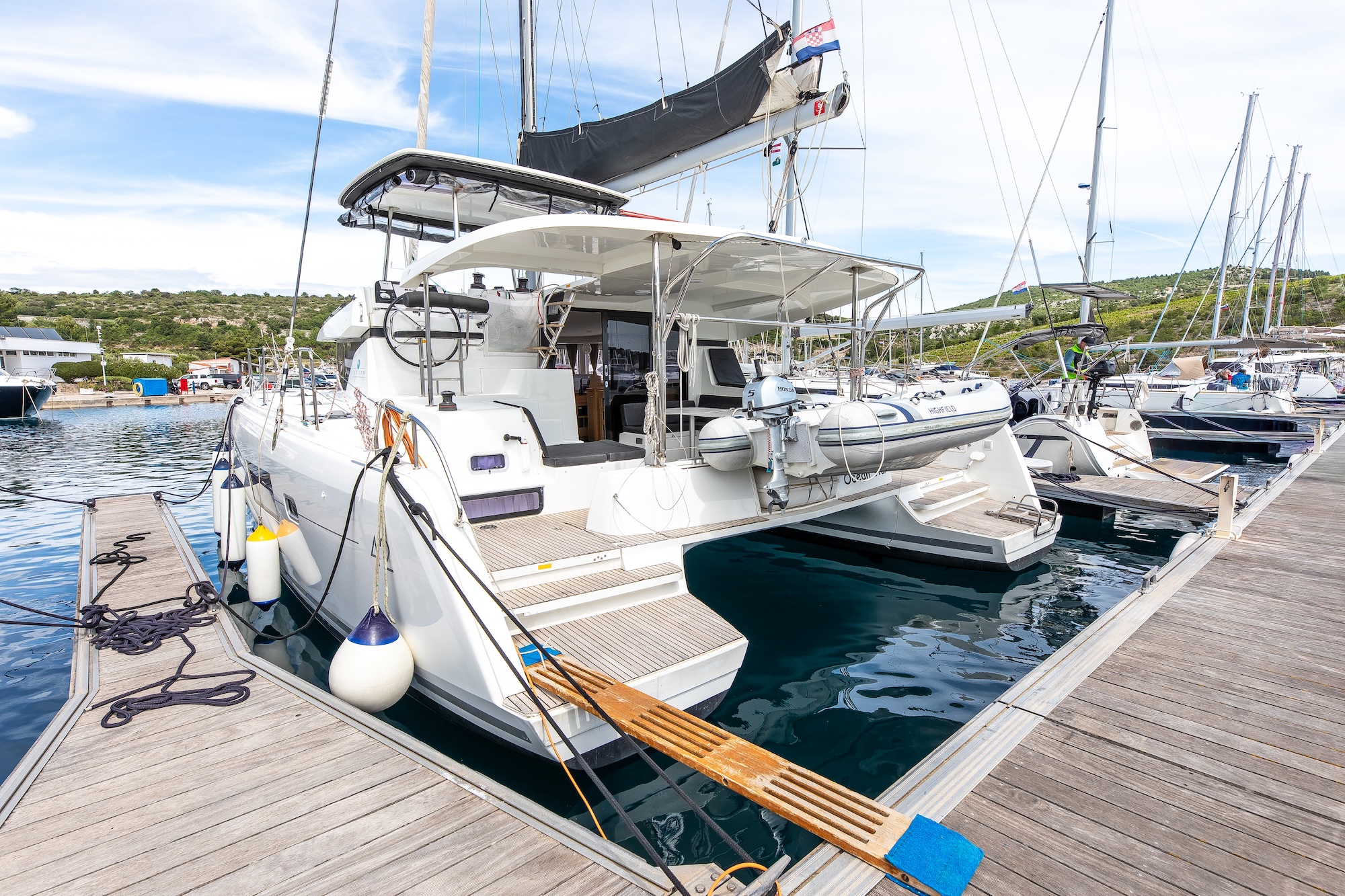 Lagoon 42 - 4 + 2 cab. — photo 7