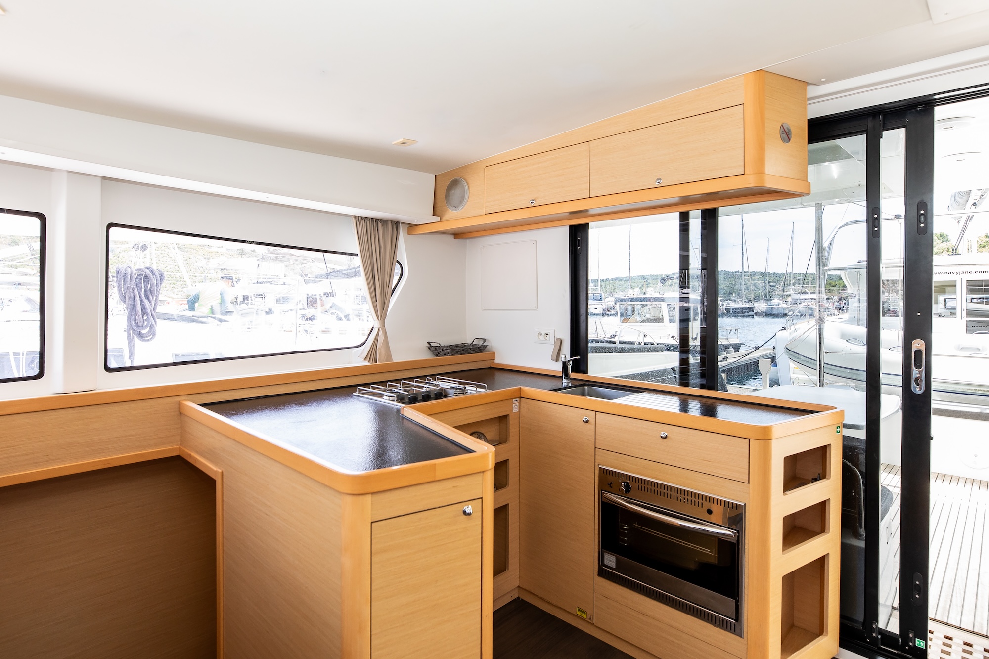 Lagoon 42 - 4 + 2 cab. — photo 16