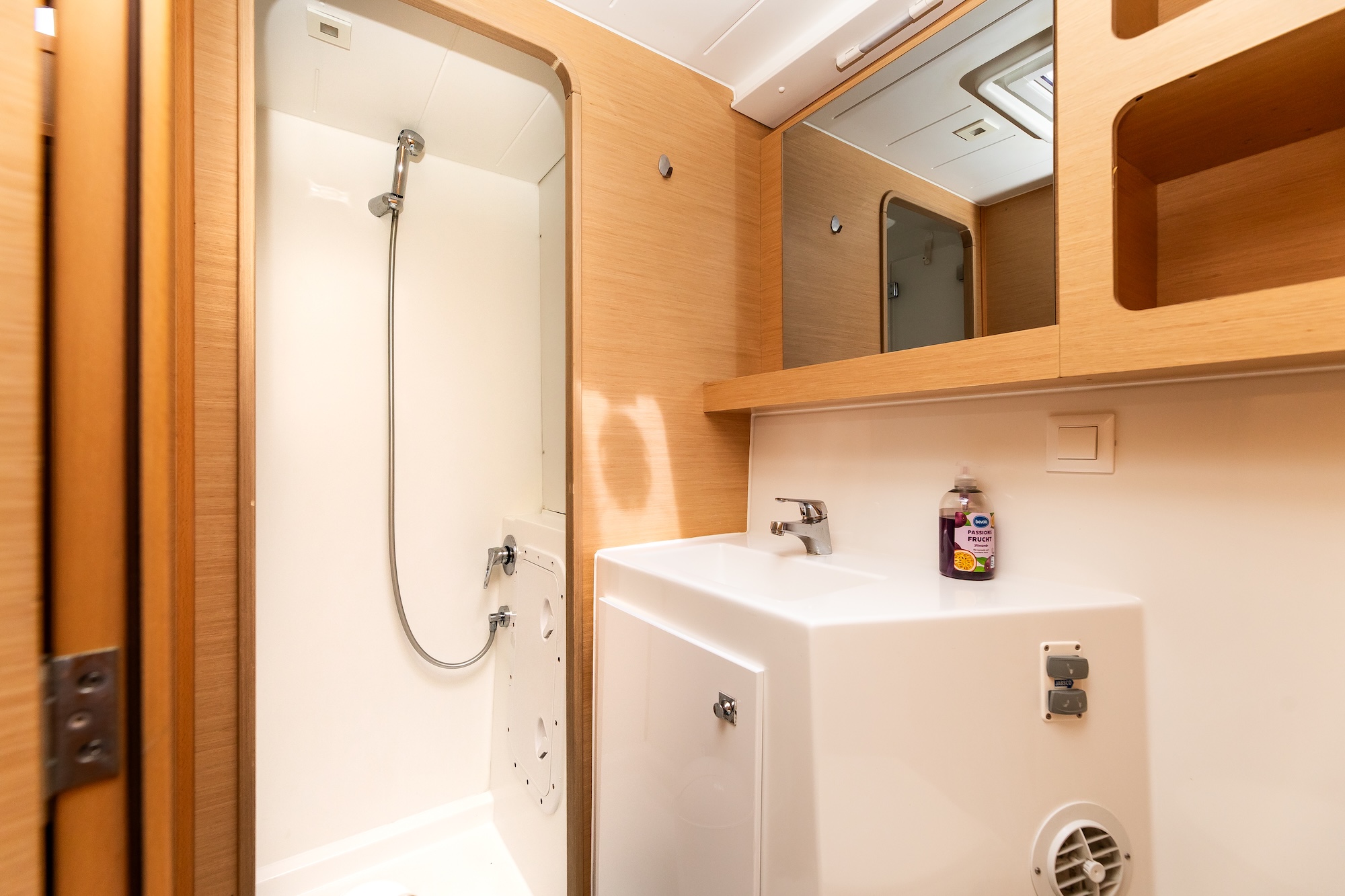 Lagoon 42 - 4 + 2 cab. — photo 23