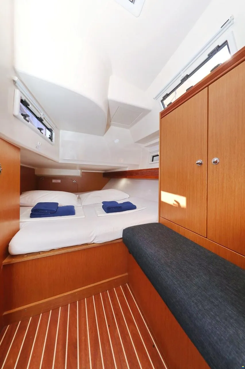 Bavaria Cruiser 40 — photo 29