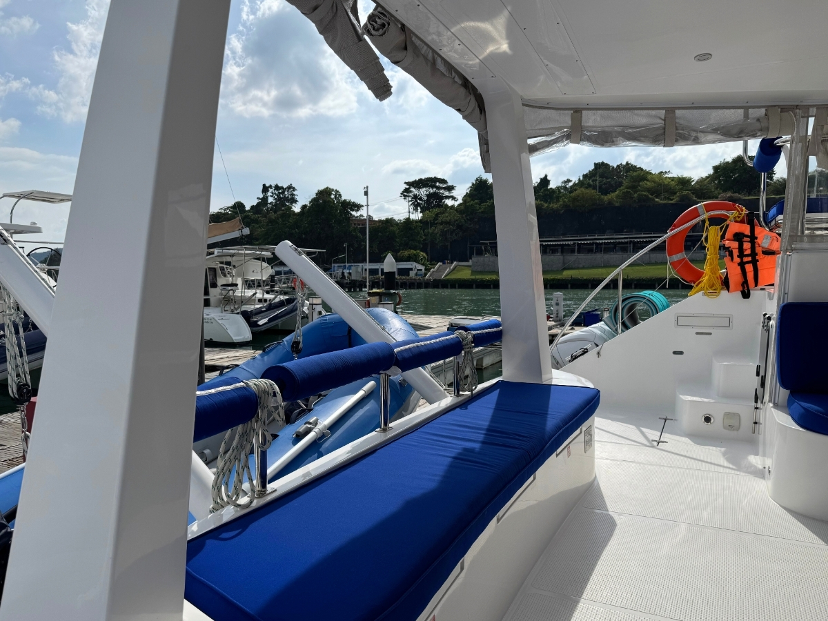 Island Spirit 410 — photo 16