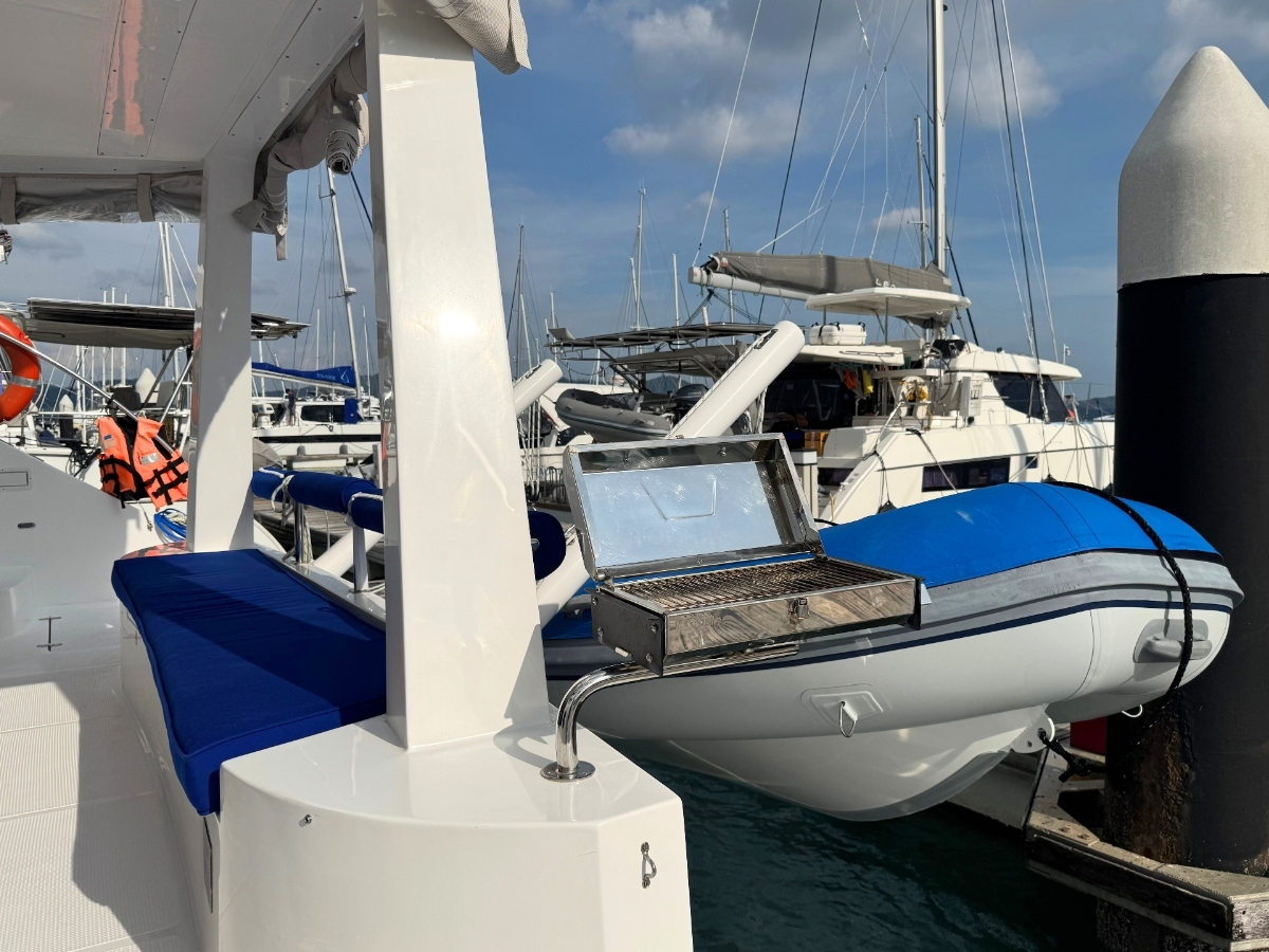 Island Spirit 410 — photo 32