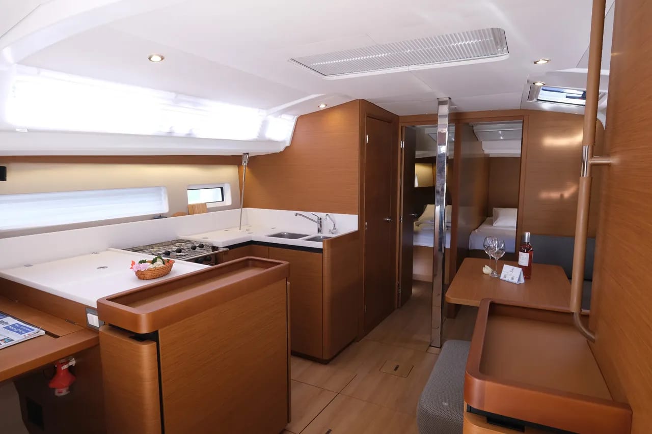 Sun Odyssey 440 - 4 cab. — photo 17