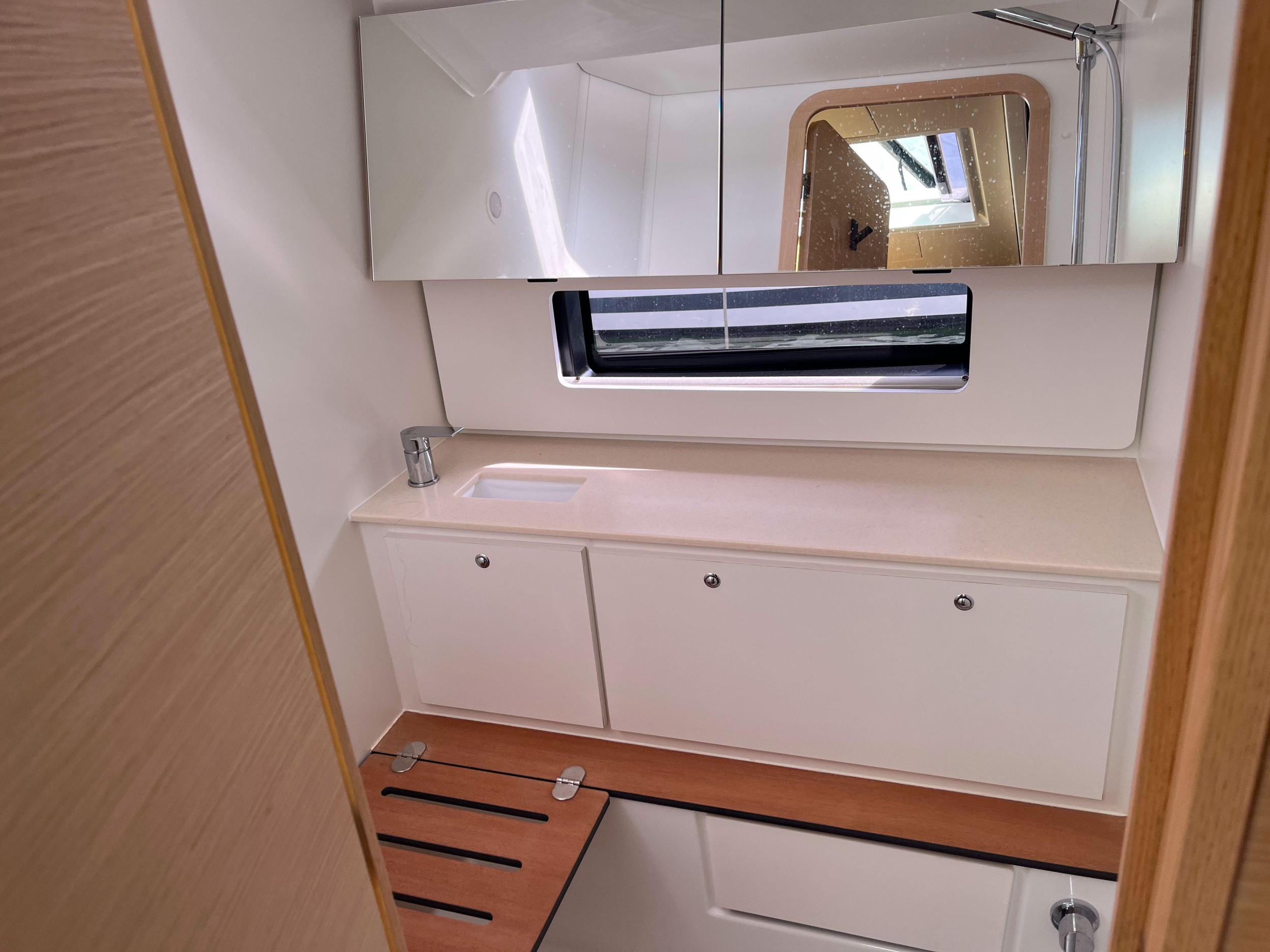 Dufour 41 - 3 cab. — photo 10