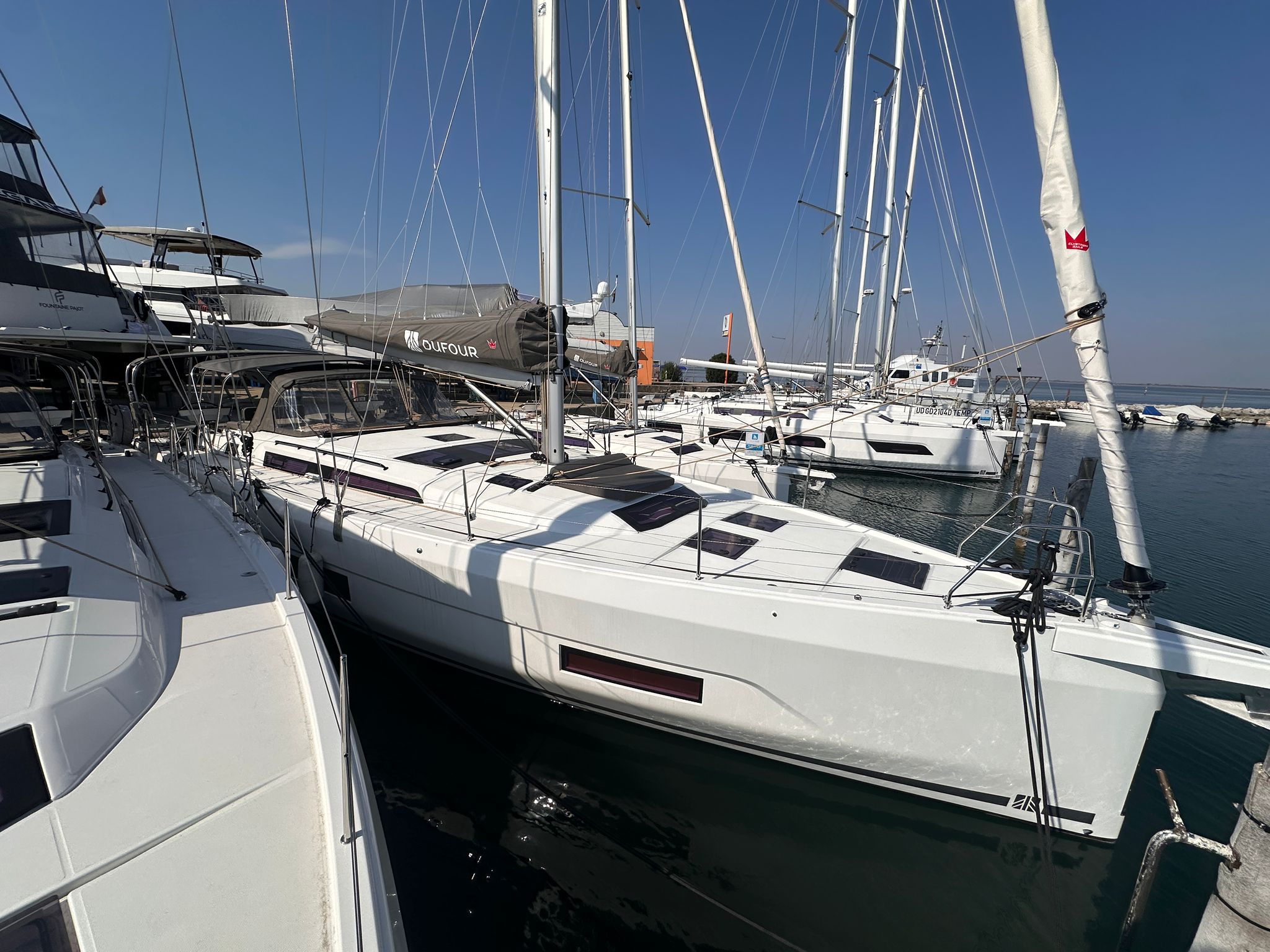 Dufour 470 - 4 + 1 cab. — photo 12