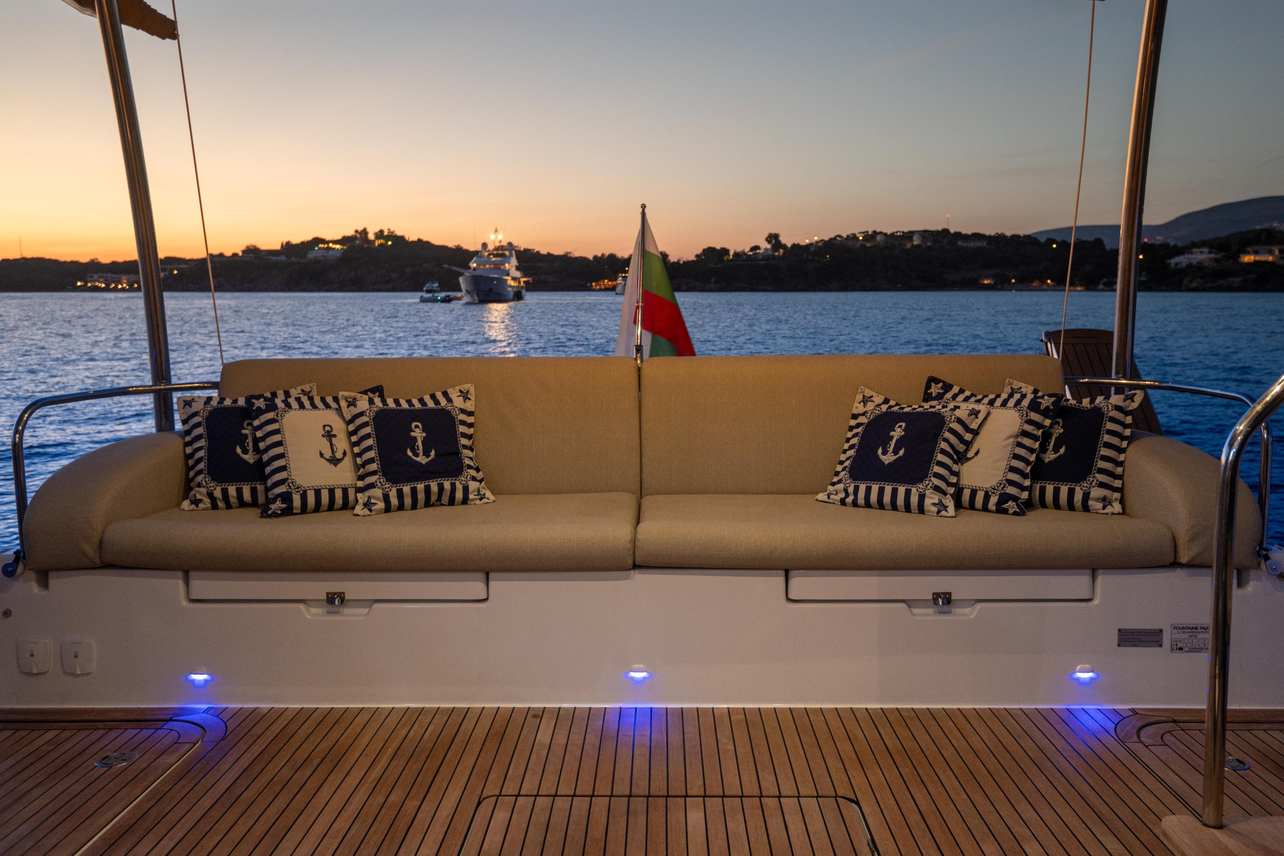Fountaine Pajot MY6 — photo 10