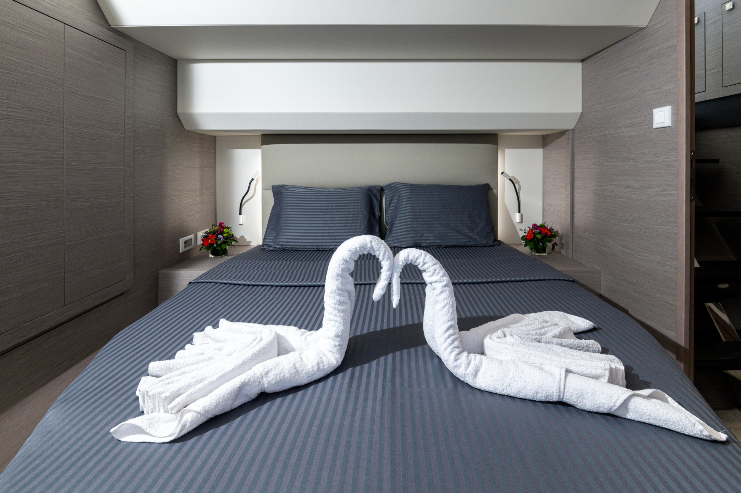 Fountaine Pajot MY6 — photo 17