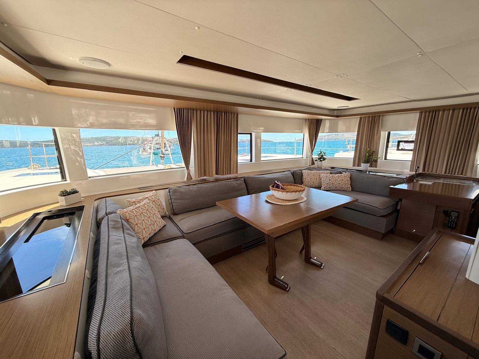 Lagoon 50 - 6 + 2 cab. — photo 13