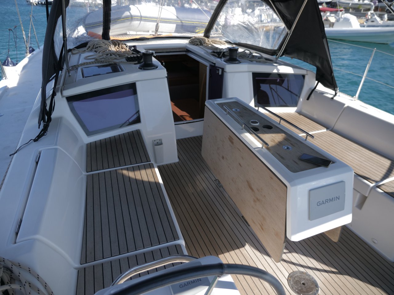 Dufour 430 - 3 cab. — photo 4