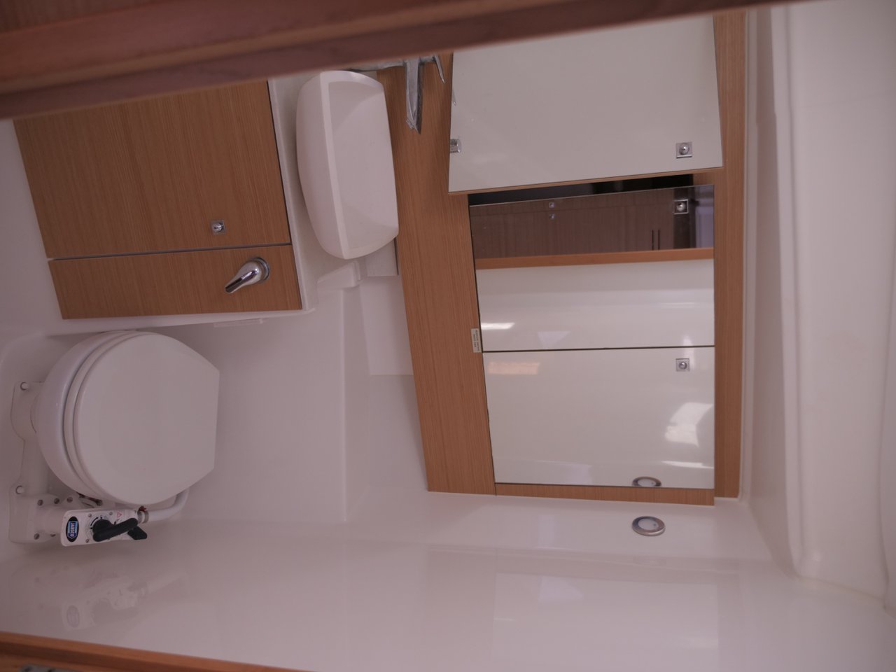 Dufour 430 - 3 cab. — photo 11