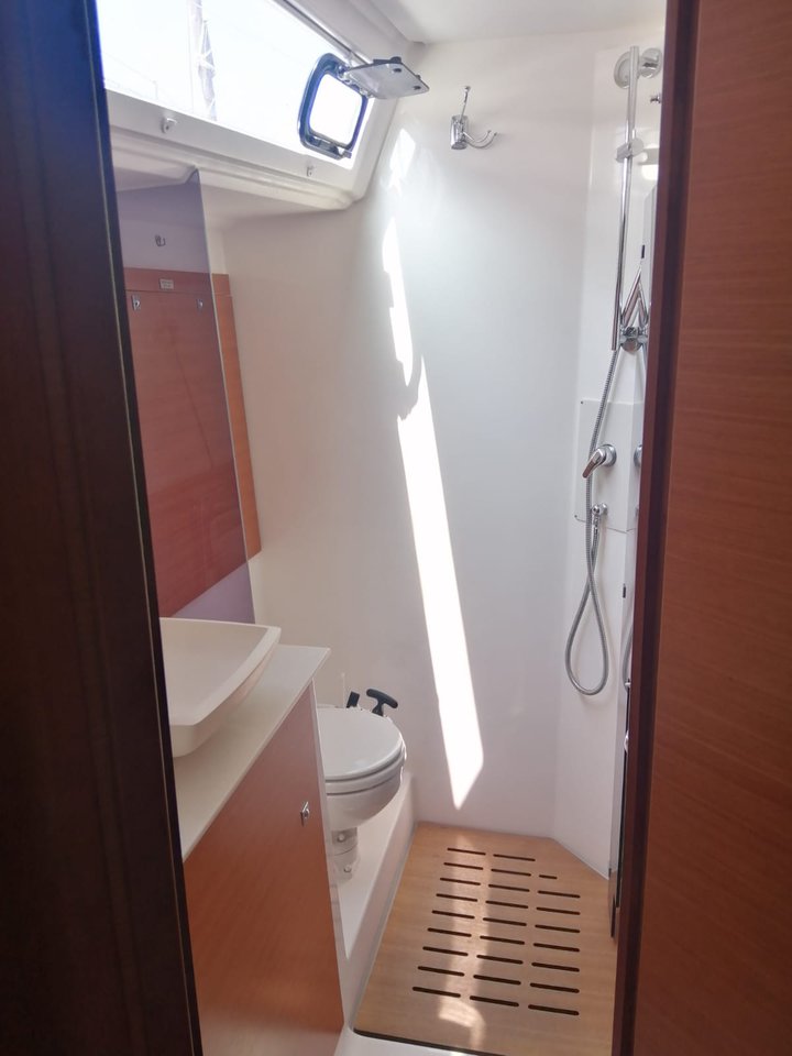 Dufour 520 GL — photo 13