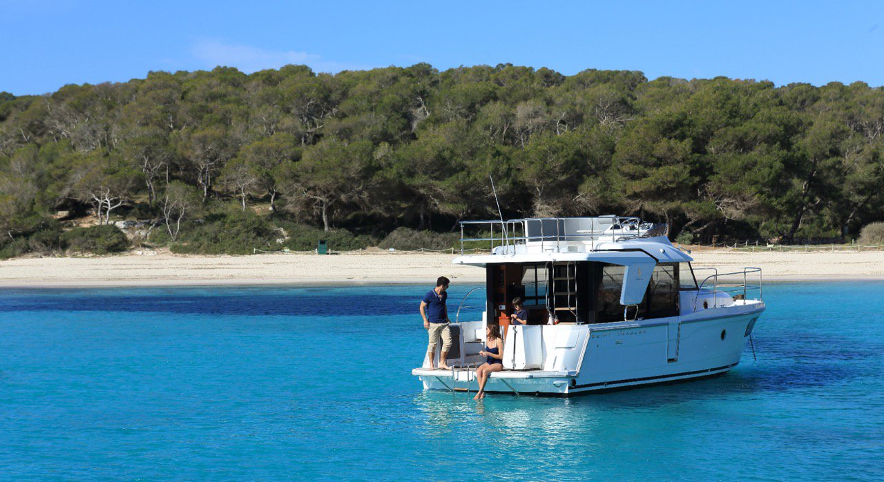 Swift Trawler 30 Fly — photo 6
