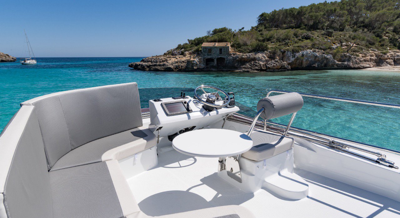 Swift Trawler 30 Fly — photo 7