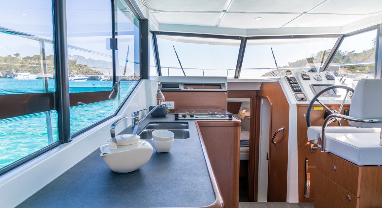 Swift Trawler 30 Fly — photo 15