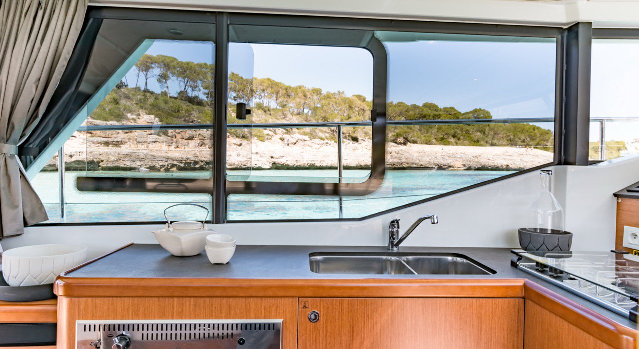 Swift Trawler 30 Fly — photo 17