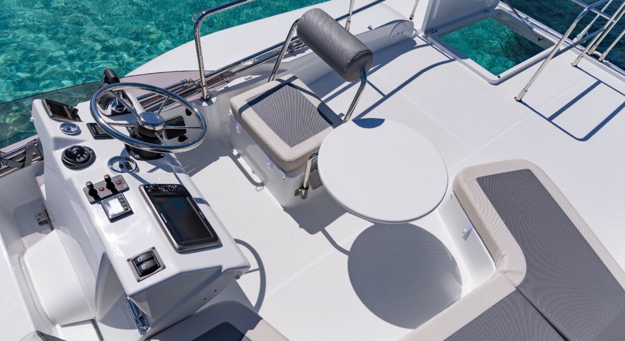 Swift Trawler 30 Fly — photo 20