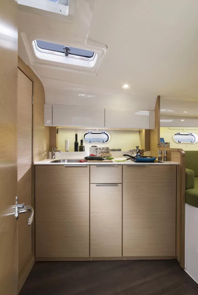 Bavaria Sport 300 — photo 12