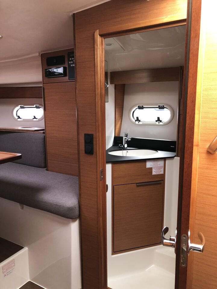 Bavaria Sport 300 — photo 13