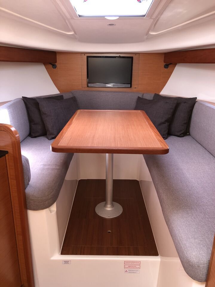 Bavaria Sport 300 — photo 14