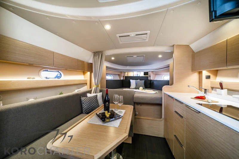 Bavaria 33 Sport HT — photo 15