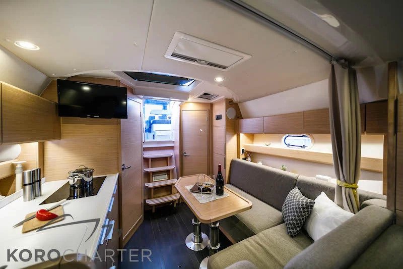 Bavaria 33 Sport HT — photo 17