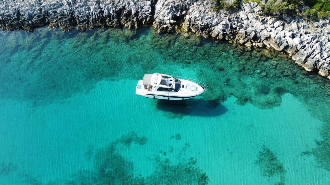 Bavaria 33 Sport HT — photo 11