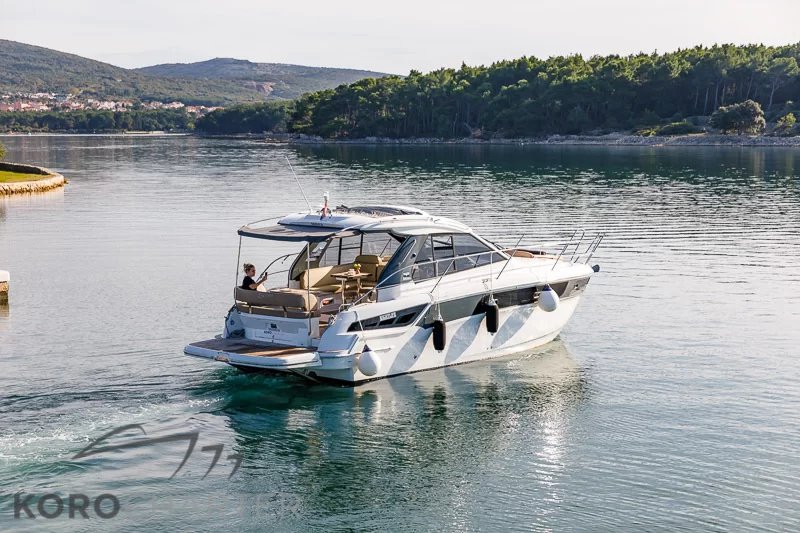 Bavaria S36 Open — photo 11